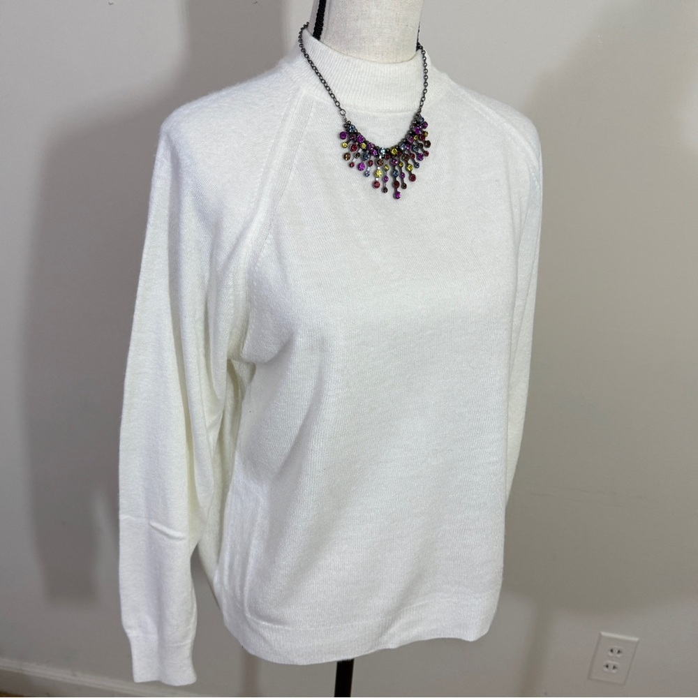 Designer’s Original sz md sweater pullover with generous zipper on the back